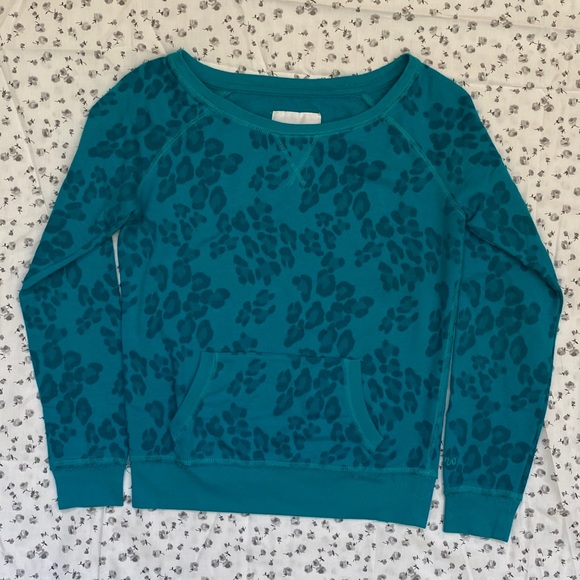 ❌SOLD ❌ Cheetah print sweater - Picture 3 of 5